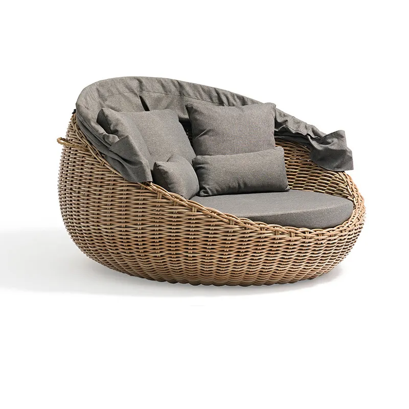 Outdoor Wicker Patio Daybed